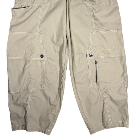 BDG Rih Baggy Cargo Pant NWT Sz 4 Barrel Leg Cotton Elastic Waist 90s Y2K - Picture 10 of 13